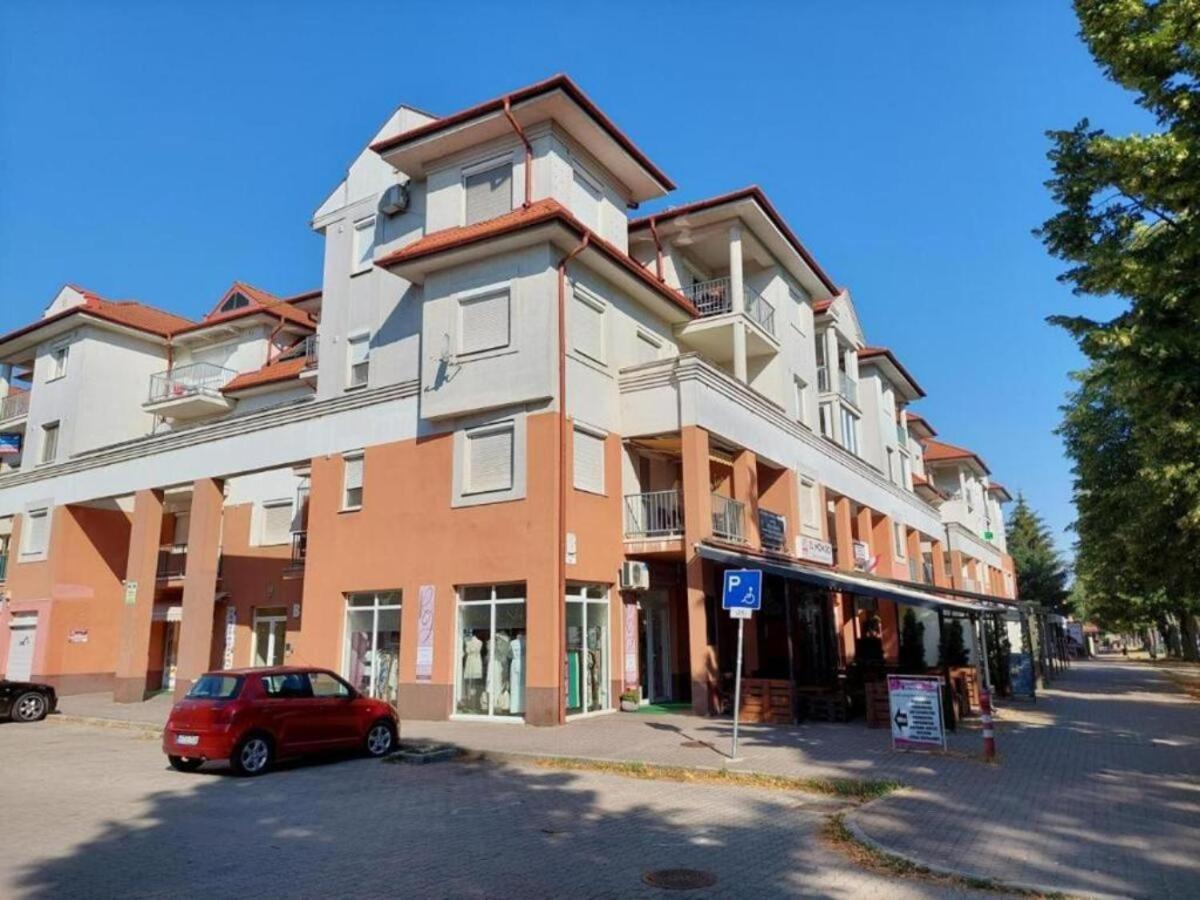 Boroka 3 Apartman Hajdúszoboszló Exteriör bild